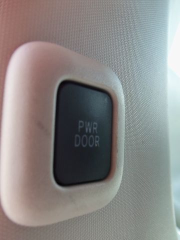 Toyota Sienna 2011 photo 4