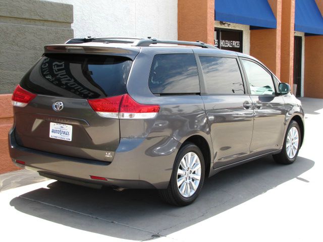 Toyota Sienna S Sport PLUS MiniVan