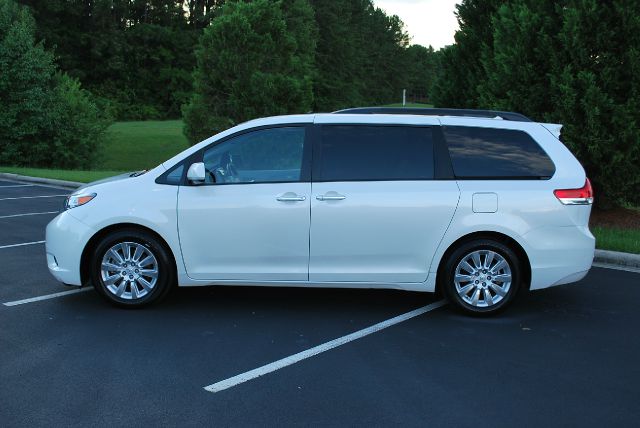 Toyota Sienna 4dr Wgn Auto Grand Touring MiniVan