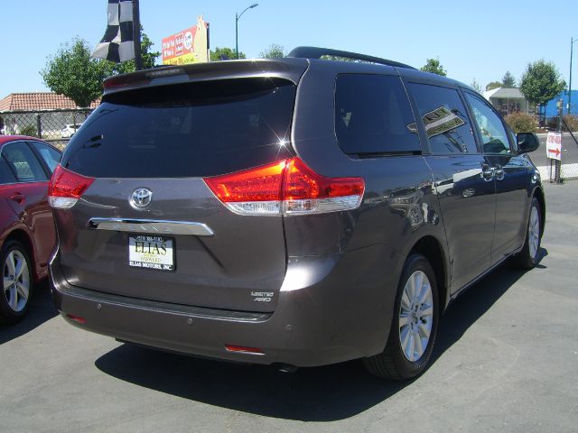 Toyota Sienna S Sport PLUS MiniVan