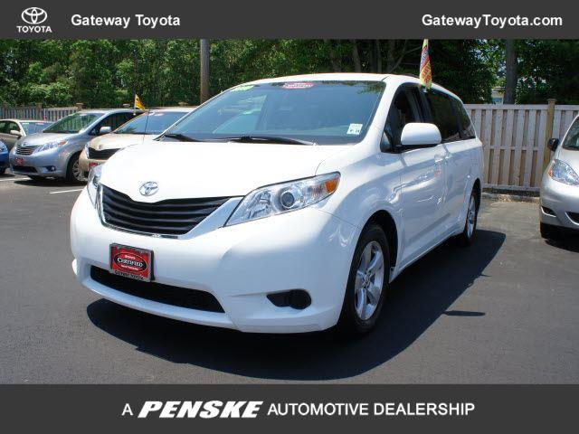 Toyota Sienna 2011 photo 6