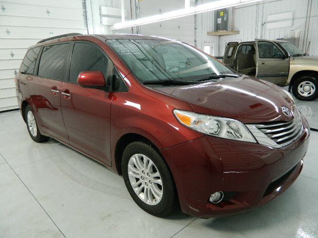 Toyota Sienna Super Clean SHOW ROOM MiniVan