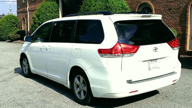 Toyota Sienna 4dr Wgn Auto Grand Touring MiniVan