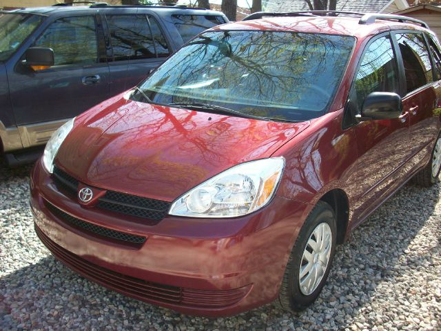 Toyota Sienna 2011 photo 4