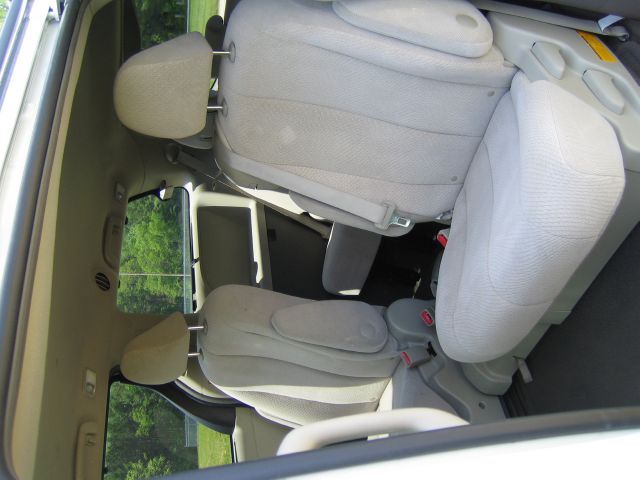 Toyota Sienna 2011 photo 9