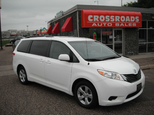 Toyota Sienna 2012 photo 13