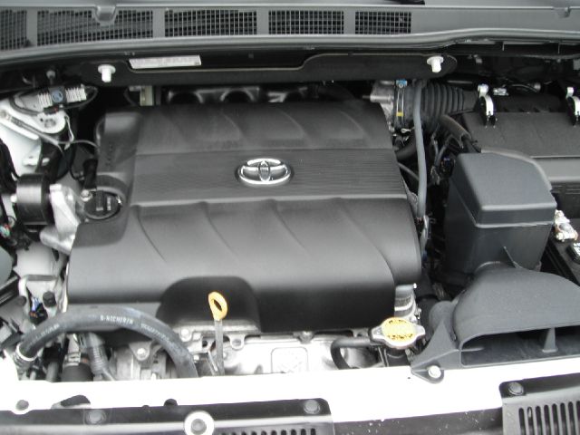 Toyota Sienna 2012 photo 3