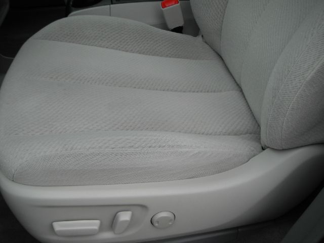 Toyota Sienna 2012 photo 8