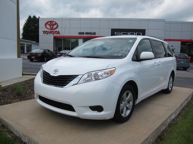 Toyota Sienna 2012 photo 4