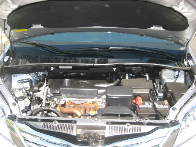 Toyota Sienna 2012 photo 6