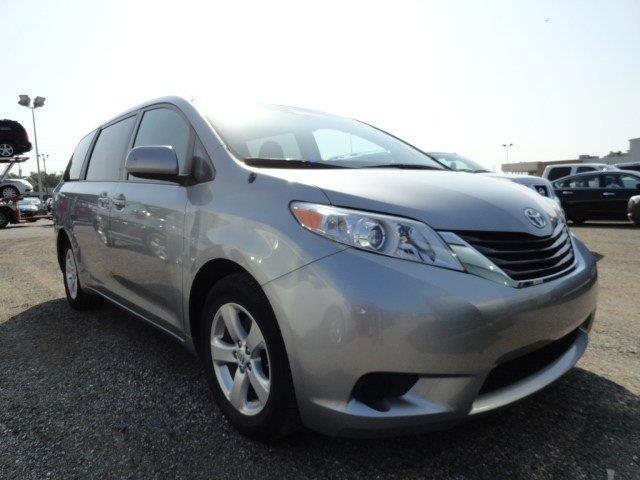 Toyota Sienna 2012 photo 1