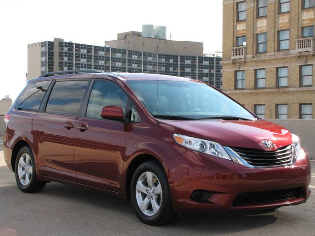 Toyota Sienna 2012 photo 4