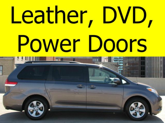 Toyota Sienna Ext Cab 125.9 WB 2WD Work Tru MiniVan