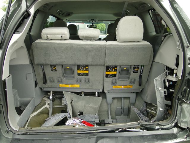 Toyota Sienna 2013 photo 17