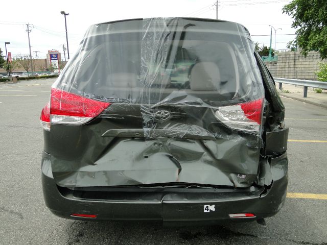 Toyota Sienna 2013 photo 36