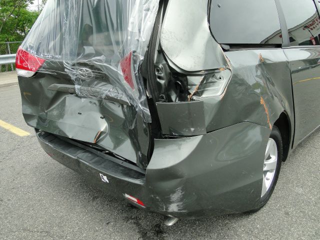 Toyota Sienna 2013 photo 48