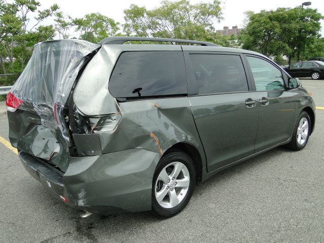 Toyota Sienna 2013 photo 51