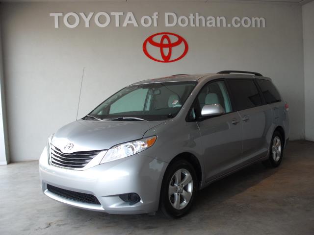 Toyota Sienna 2013 photo 6