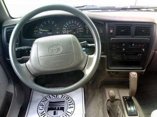 Toyota Tacoma 1995 photo 3