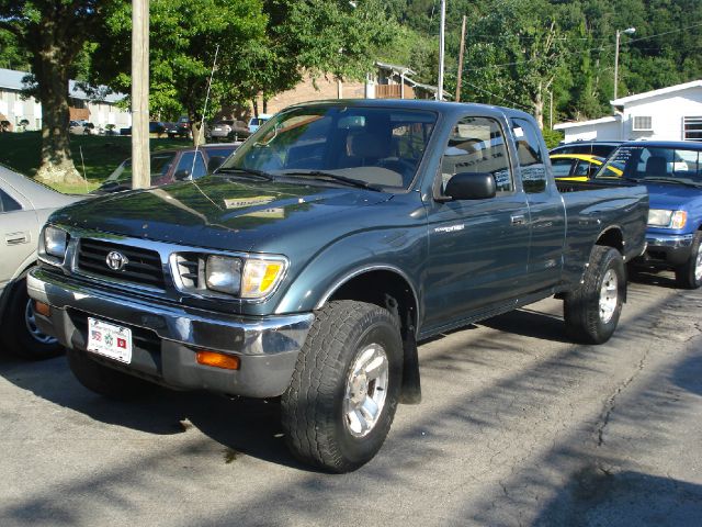 Toyota Tacoma AWD SL Pickup Truck