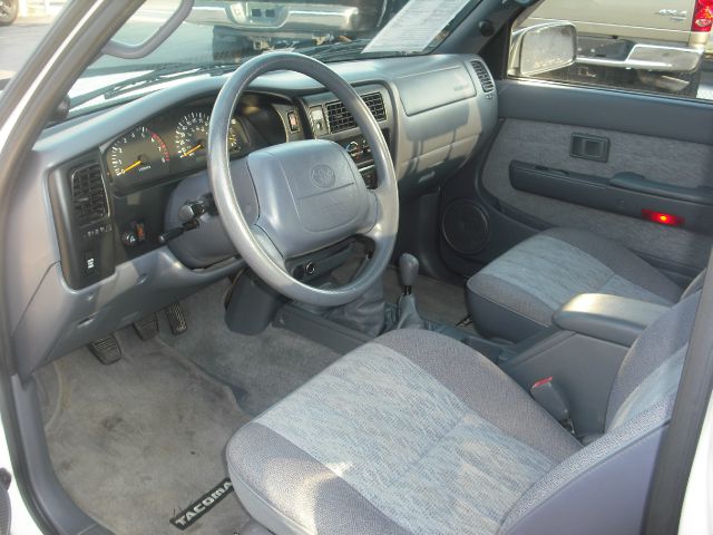 Toyota Tacoma 1999 photo 2