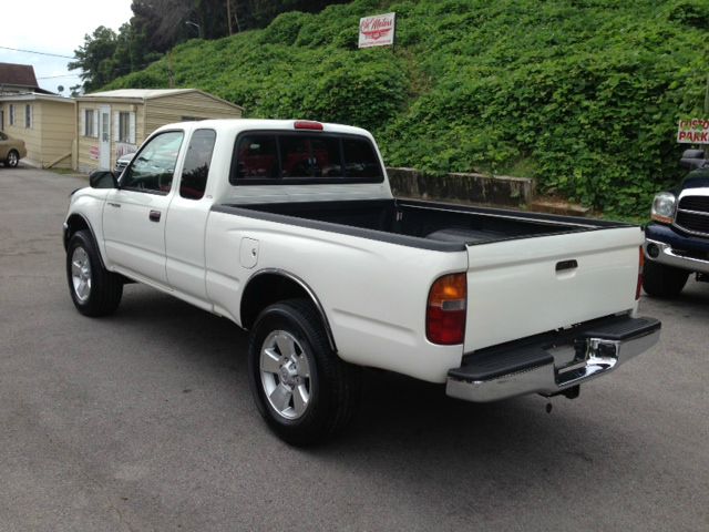 Toyota Tacoma 1999 photo 2