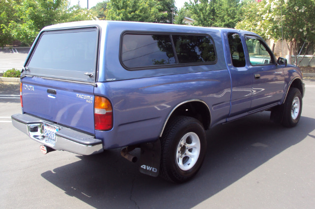 Toyota Tacoma AWD SL Pickup Truck