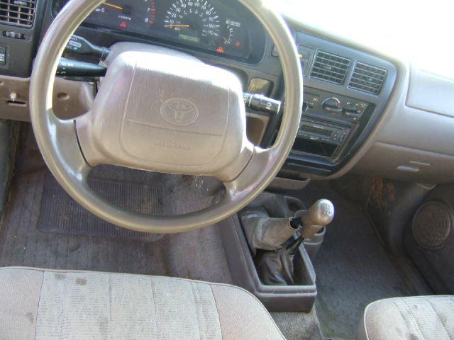 Toyota Tacoma 1999 photo 2