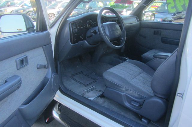 Toyota Tacoma 1999 photo 2