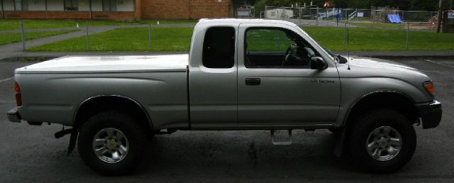 Toyota Tacoma 2000 photo 10