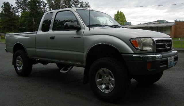 Toyota Tacoma 2000 photo 11