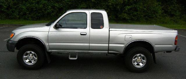 Toyota Tacoma 2000 photo 8