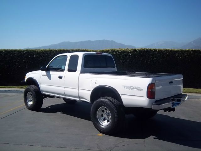 Toyota Tacoma 2000 photo 6