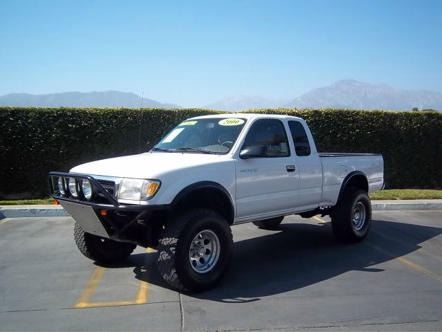 Toyota Tacoma 2000 photo 8