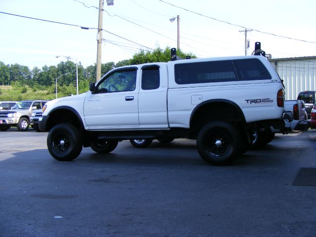 Toyota Tacoma 2000 photo 4