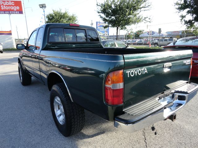 Toyota Tacoma 2000 photo 3