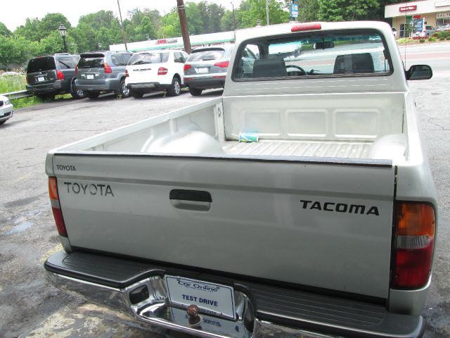 Toyota Tacoma 2000 photo 1