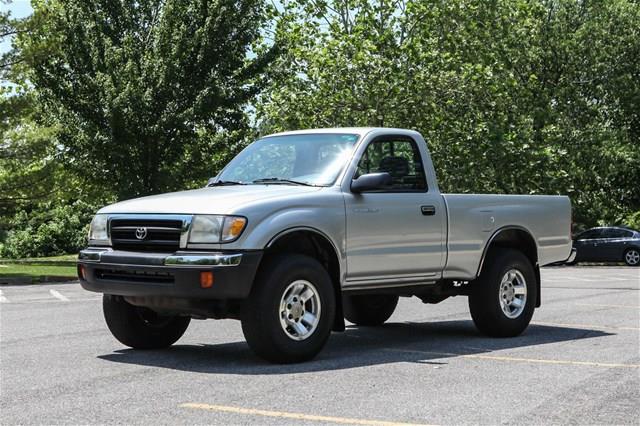 Toyota Tacoma 2000 photo 2