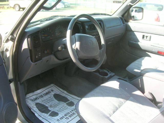 Toyota Tacoma 2000 photo 1