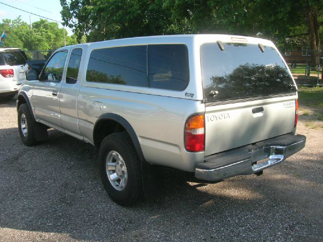 Toyota Tacoma 2000 photo 8