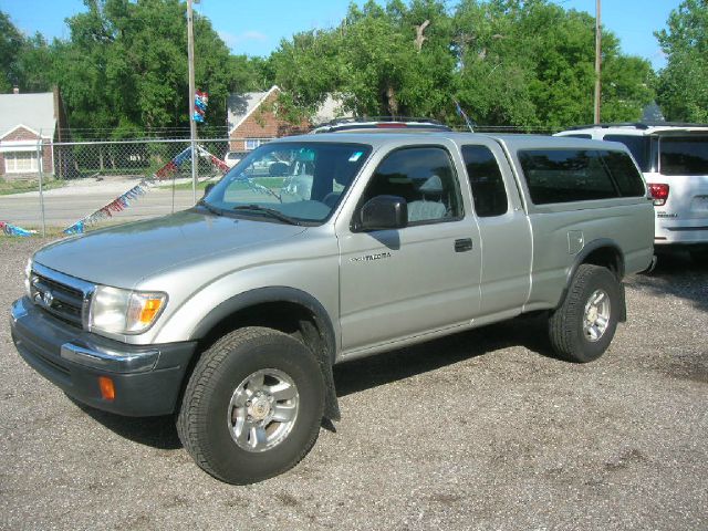 Toyota Tacoma 2000 photo 9