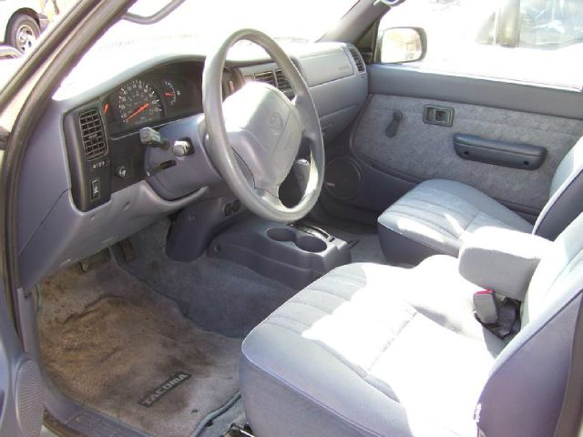 Toyota Tacoma 2000 photo 2