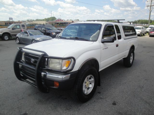 Toyota Tacoma 2000 photo 3