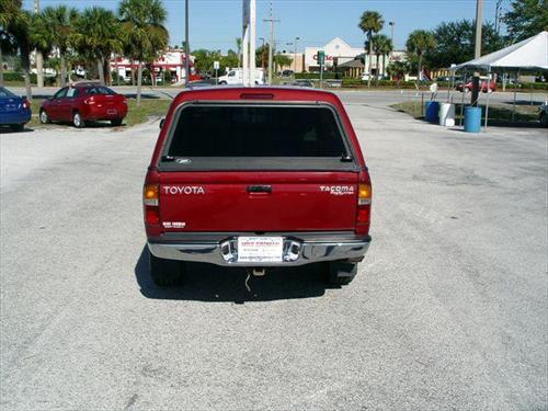 Toyota Tacoma 2000 photo 3