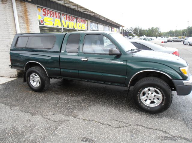 Toyota Tacoma AWD SL Pickup Truck