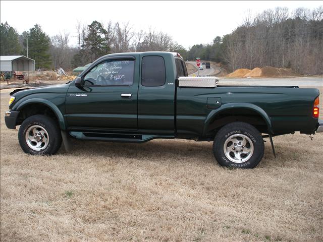 Toyota Tacoma XLT 2WD Pickup