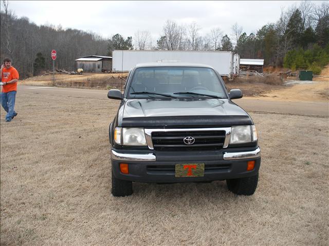 Toyota Tacoma 2000 photo 2