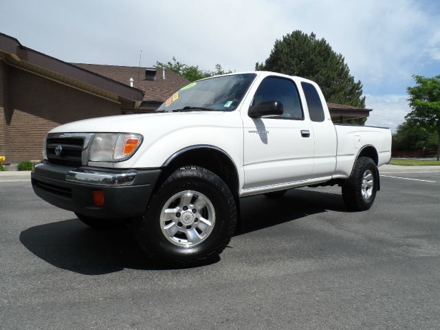 Toyota Tacoma 2000 photo 1