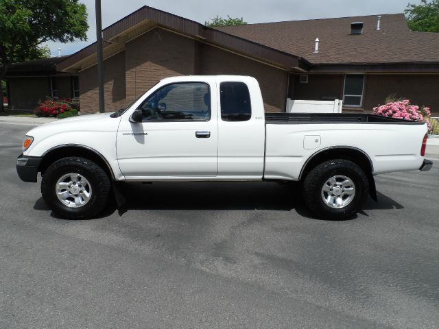 Toyota Tacoma 2000 photo 3