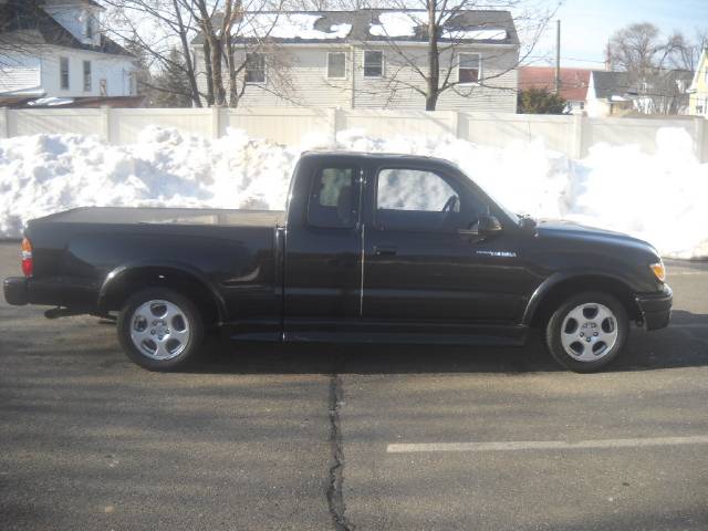 Toyota Tacoma Limited 5-passenger Pickup